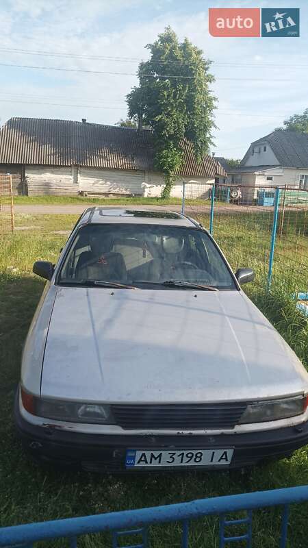 Седан Mitsubishi Galant 1988 в 