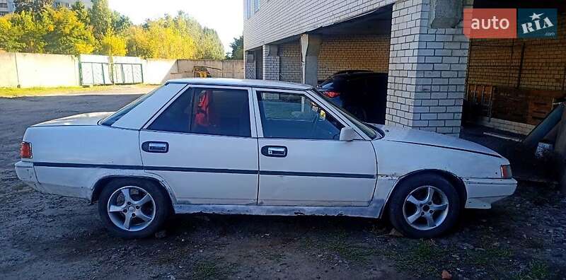 Седан Mitsubishi Galant 1986 в Харькове