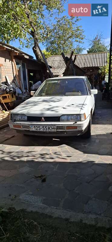 Седан Mitsubishi Galant 1987 в 