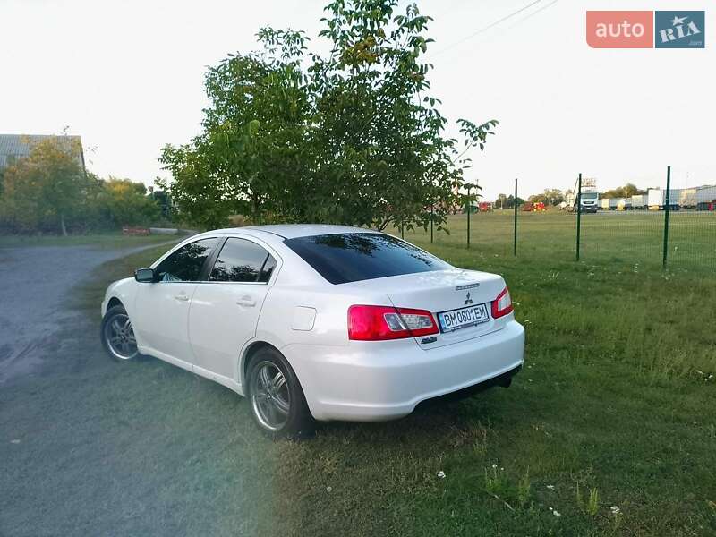 Mitsubishi Galant 2010
