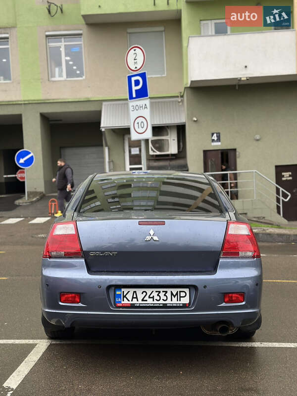 Седан Mitsubishi Galant 2006 в Киеве