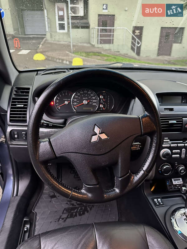 Седан Mitsubishi Galant 2006 в Киеве