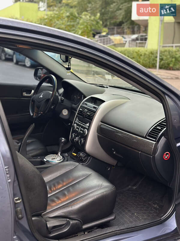 Седан Mitsubishi Galant 2006 в Киеве