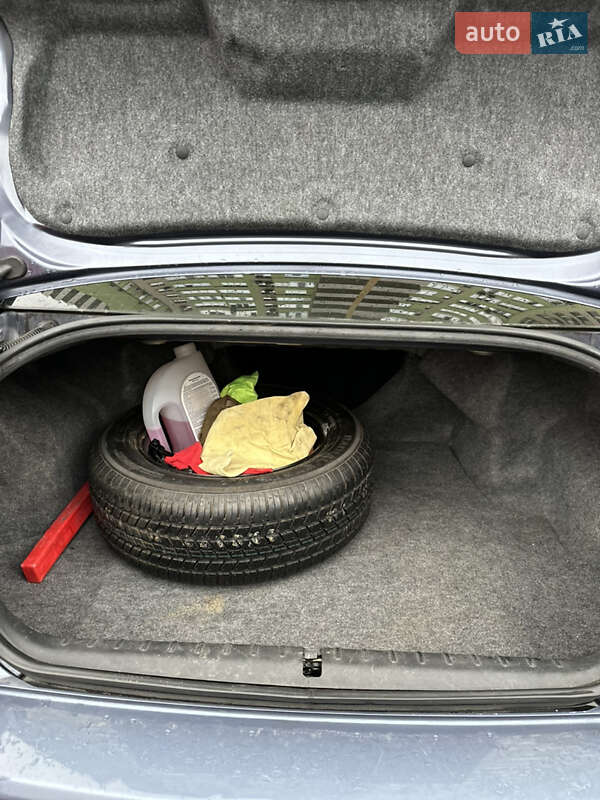 Седан Mitsubishi Galant 2006 в Киеве