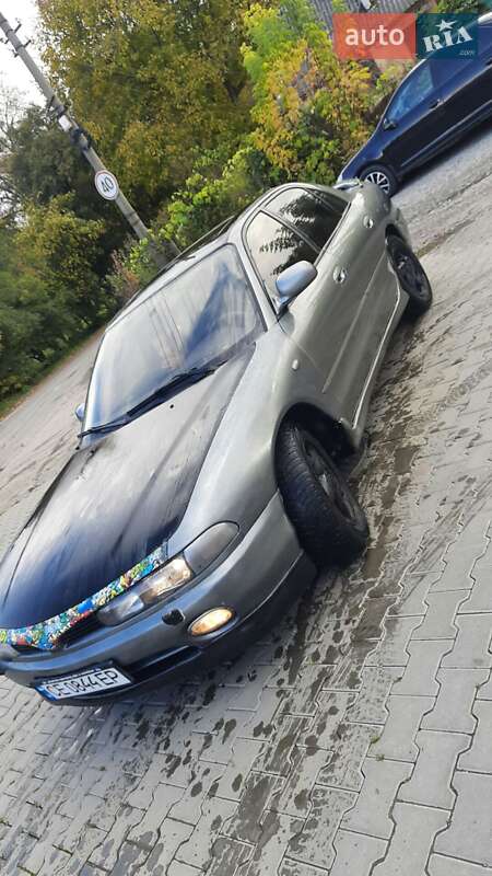 Седан Mitsubishi Galant 1993 в Черновцах