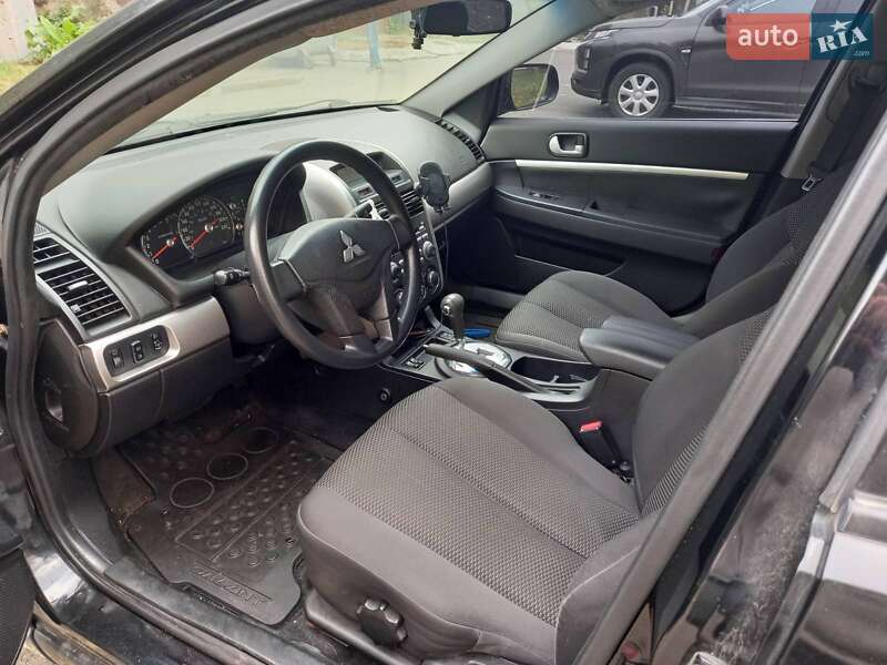 Седан Mitsubishi Galant 2007 в Киеве
