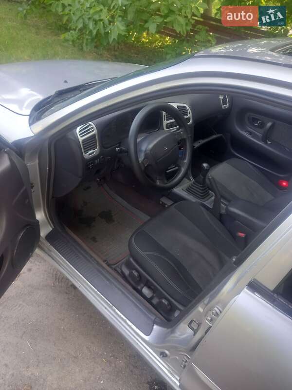 Седан Mitsubishi Galant 1993 в Ярмолинцах