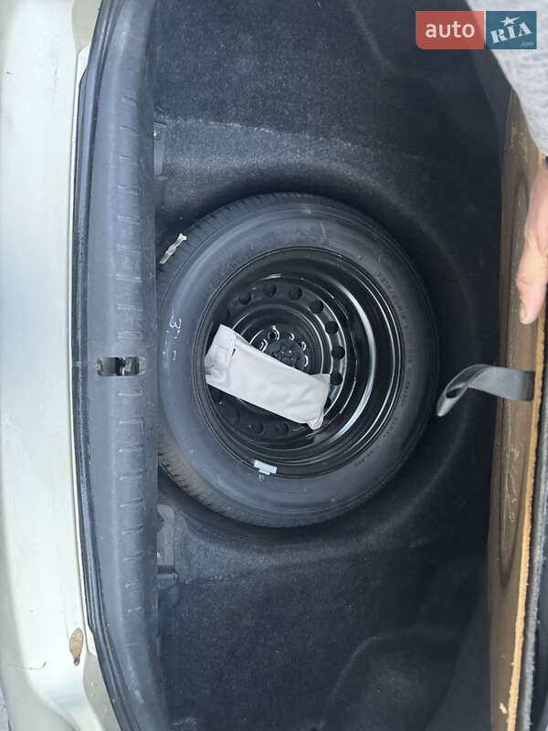 Седан Mitsubishi Galant 2009 в Киеве