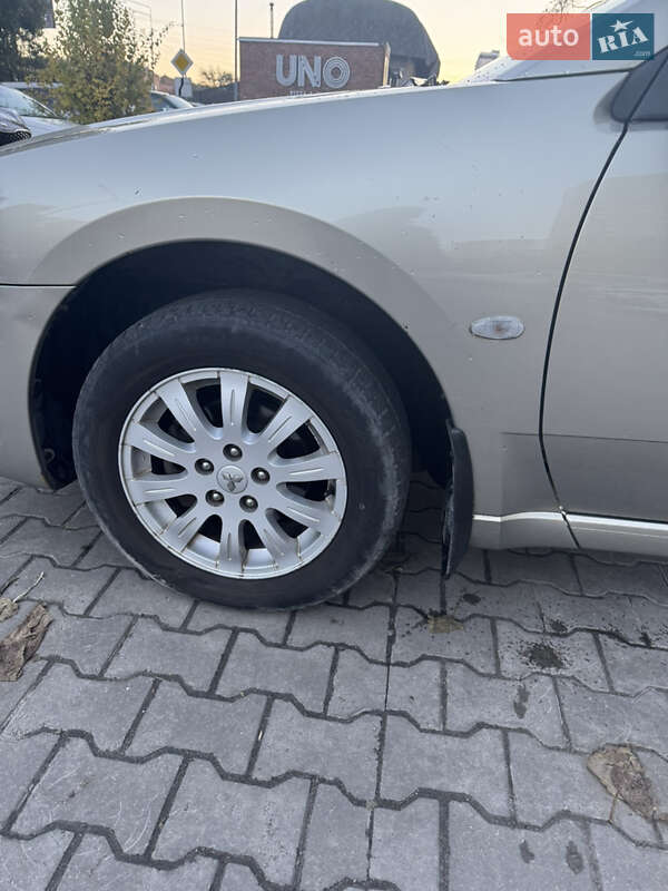 Седан Mitsubishi Galant 2009 в Киеве