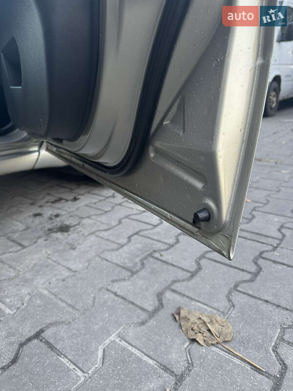 Седан Mitsubishi Galant 2009 в Киеве