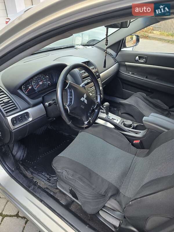 Седан Mitsubishi Galant 2009 в Ивано-Франковске