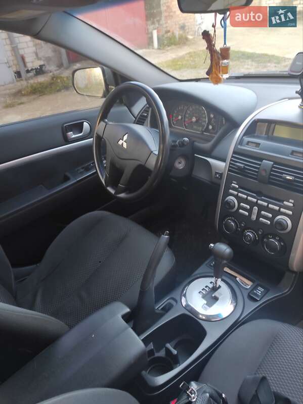 Седан Mitsubishi Galant 2007 в Вараше