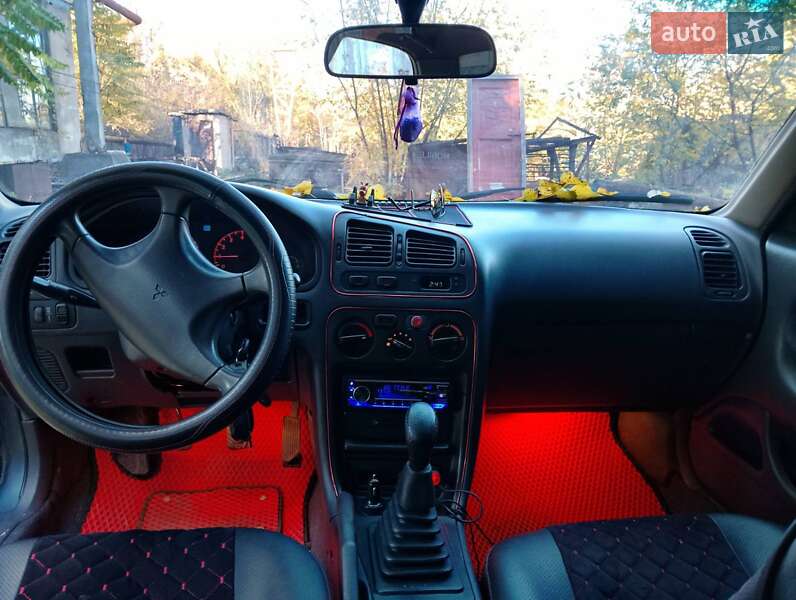 Седан Mitsubishi Galant 1993 в Одессе