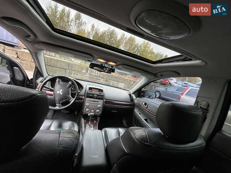 Седан Mitsubishi Galant 2009 в Киеве