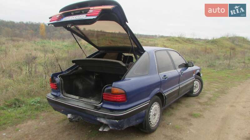 Ліфтбек Mitsubishi Galant 1989 в Гайсину