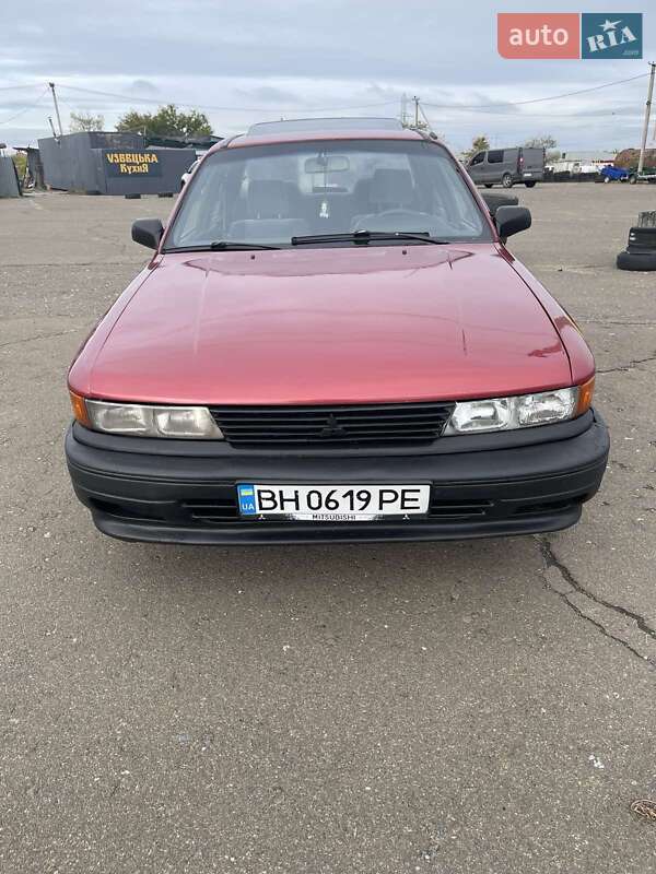Седан Mitsubishi Galant 1988 в Одесі фото Седан Mitsubishi Galant 1988 в Одесі