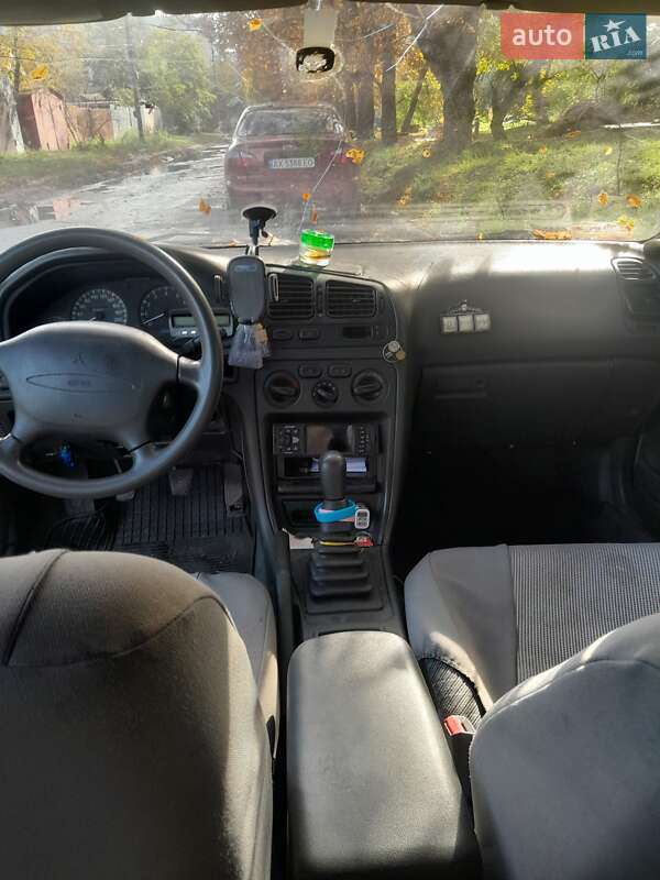 Седан Mitsubishi Galant 1995 в Кременчуге