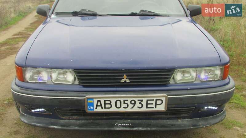 Ліфтбек Mitsubishi Galant 1989 в Гайсину фото Ліфтбек Mitsubishi Galant 1989 в Гайсину