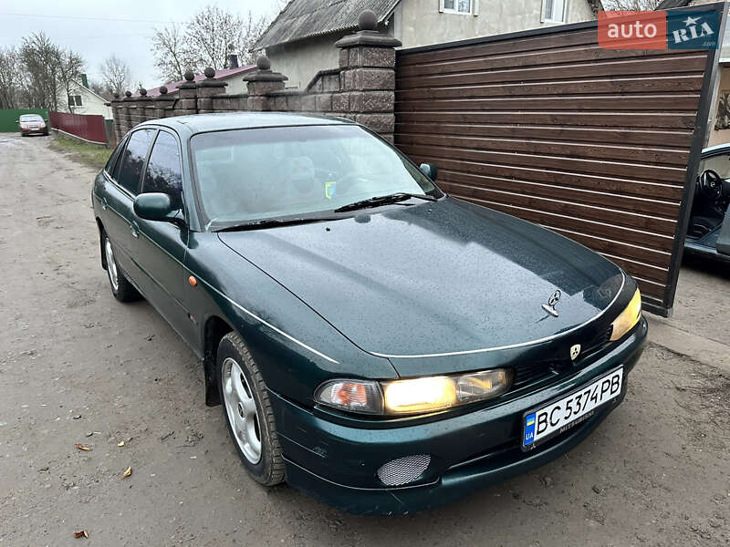 Лифтбек Mitsubishi Galant 1996 в Остроге