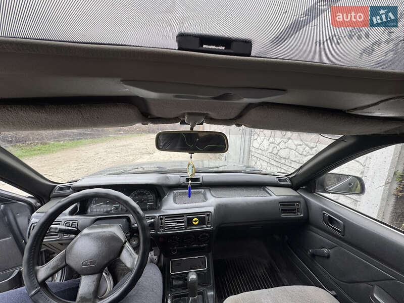 Лифтбек Mitsubishi Galant 1989 в Каменском