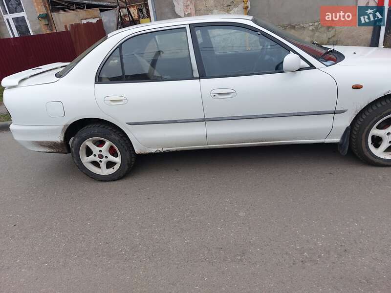 Седан Mitsubishi Galant 1995 в Кропивницком фото Седан Mitsubishi Galant 1995 в Кропивницком