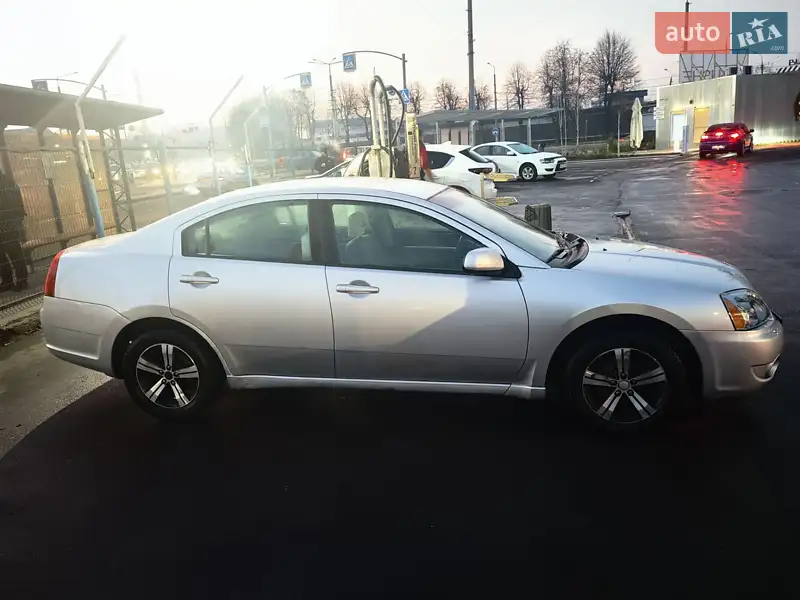 Mitsubishi Galant