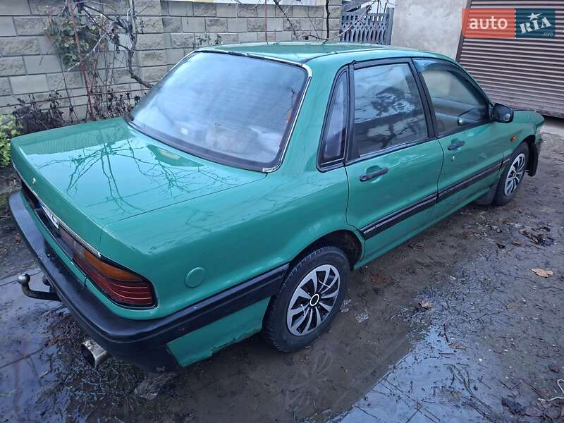 Седан Mitsubishi Galant 1988 в Одессе