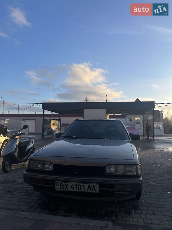 Седан Mitsubishi Galant 1986 в Нетішині