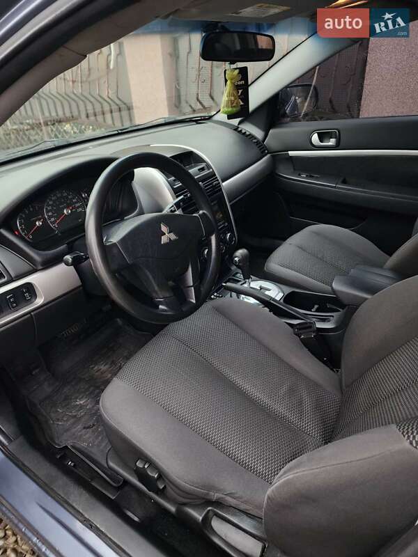 Седан Mitsubishi Galant 2007 в Тячеве