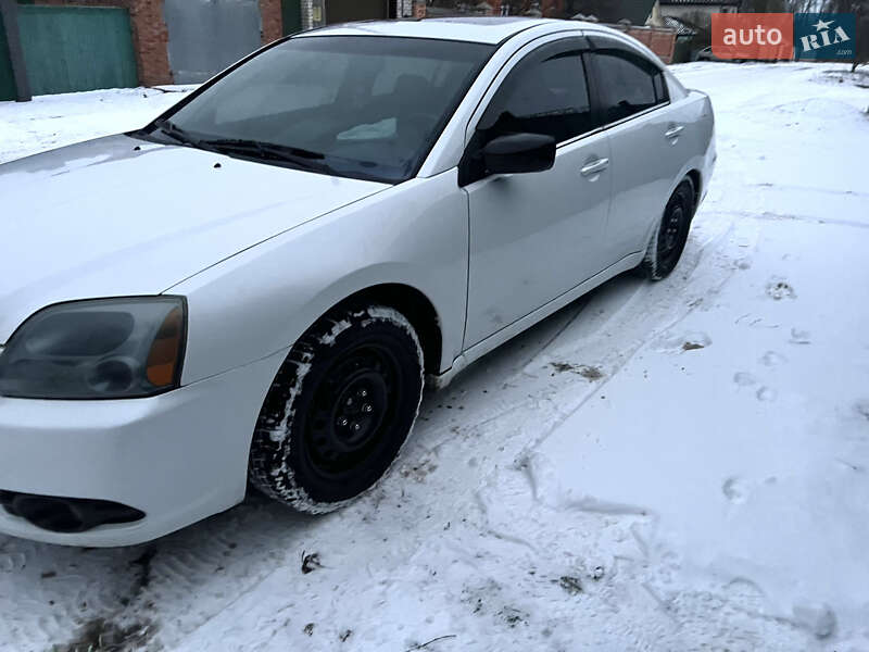 Седан Mitsubishi Galant 2012 в Недригайліву