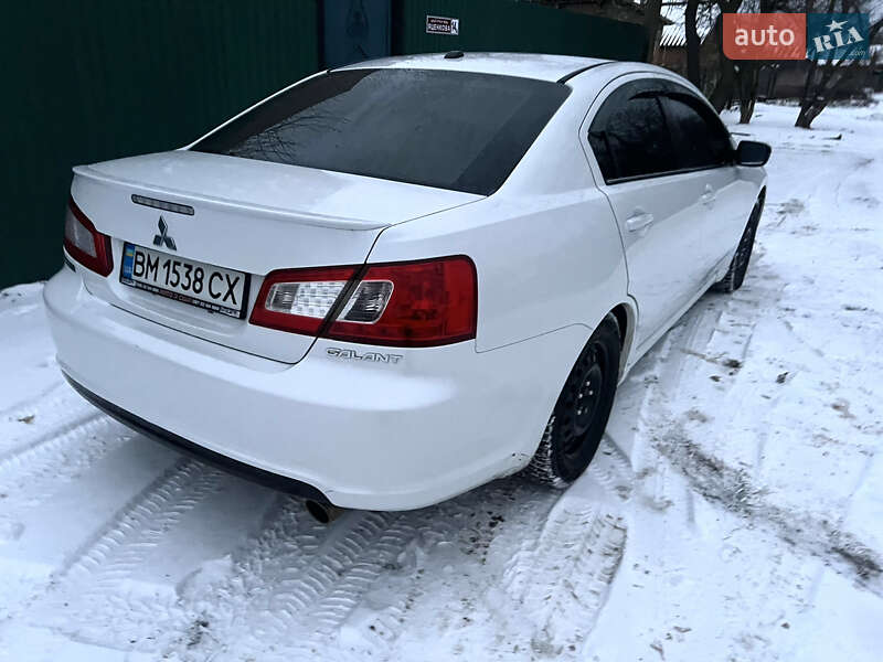 Седан Mitsubishi Galant 2012 в Недригайліву