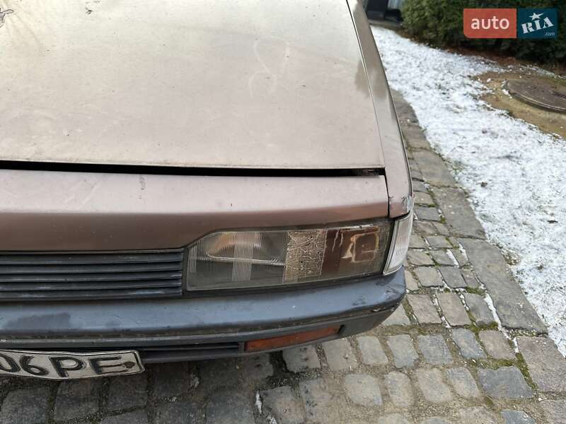 Седан Mitsubishi Galant 1986 в Ужгороді