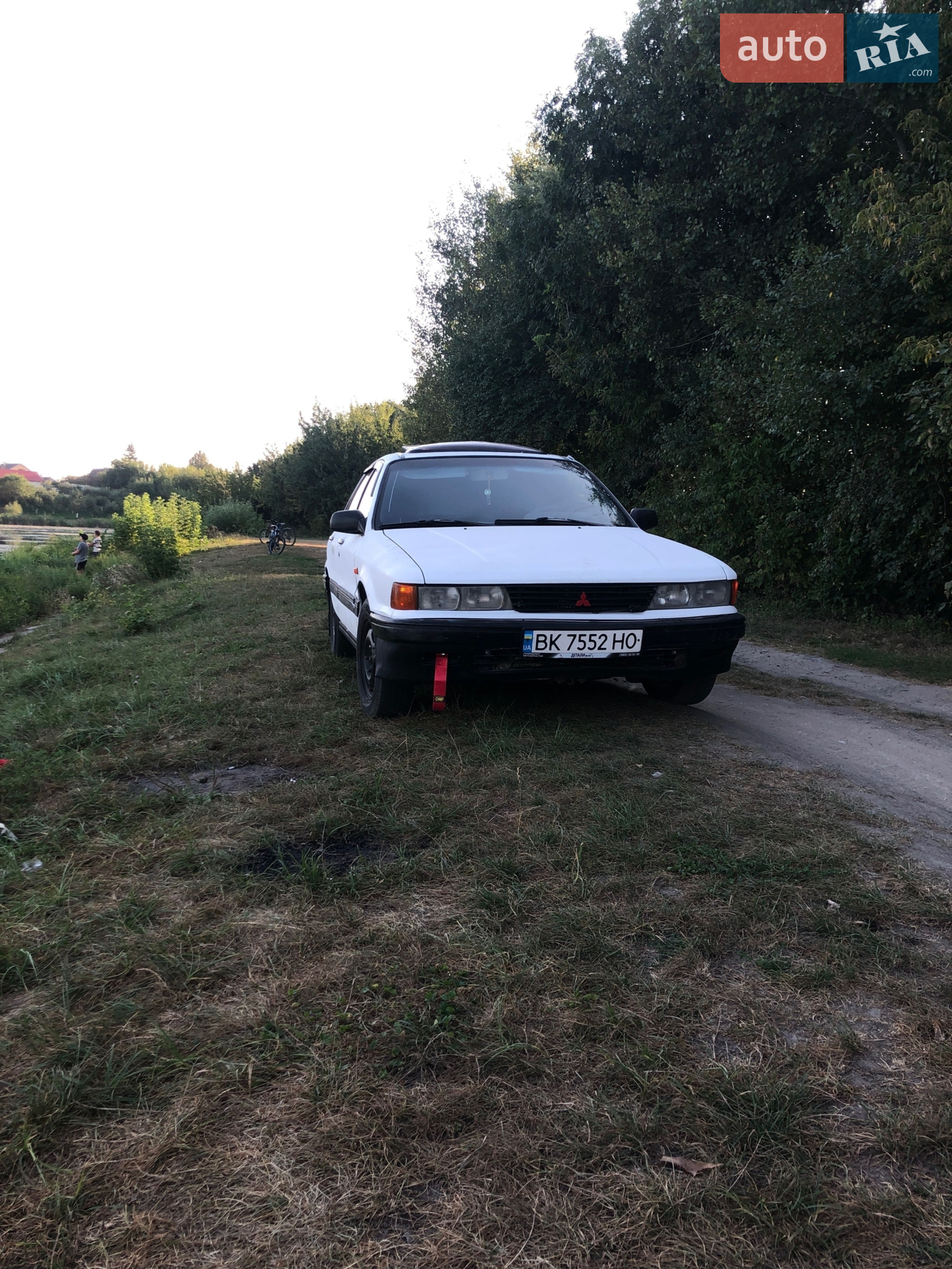 Mitsubishi Galant 1988 VIN JMBSNE32AJZ506419 фото оголошення 2 з 3