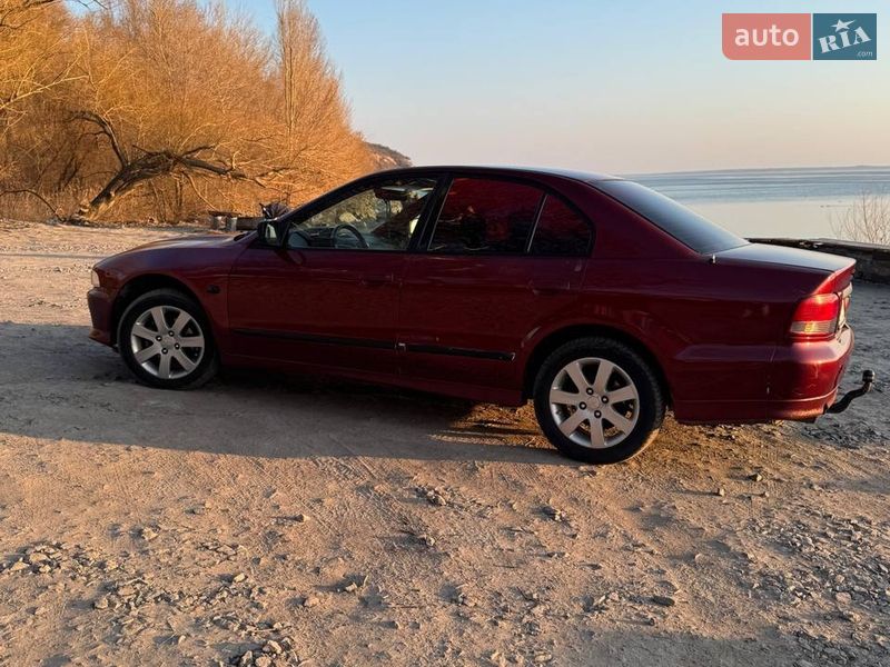Седан Mitsubishi Galant 1999 в Градижске