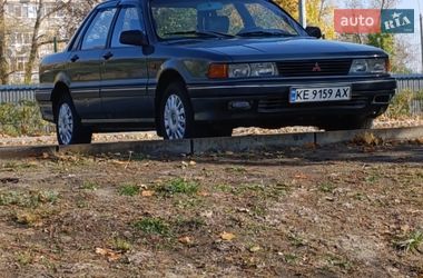 Седан Mitsubishi Galant 1988 в Кам'янському
