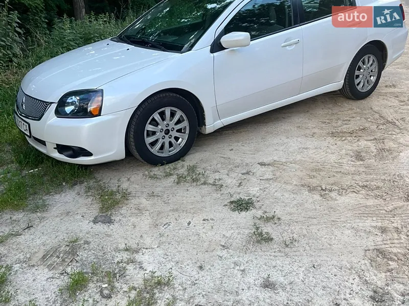 Mitsubishi Galant 2011