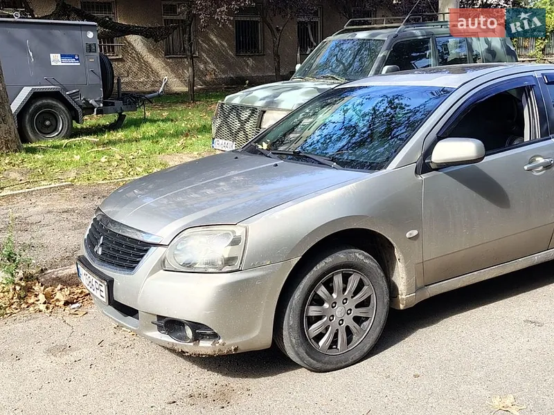 Mitsubishi Galant