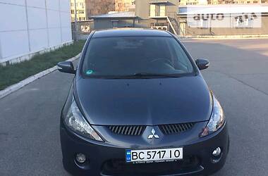 Мінівен Mitsubishi Grandis 2005 в 