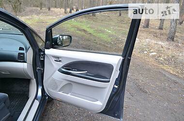 Мінівен Mitsubishi Grandis 2006 в 