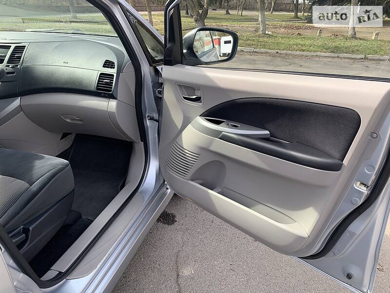 Минивэн Mitsubishi Grandis 2008 в Ровно фото 28 Минивэн Mitsubishi Grandis 2008 в Ровно