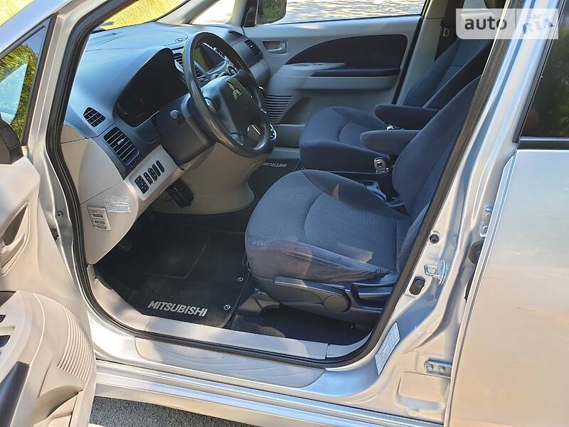 Мінівен Mitsubishi Grandis 2005 в Харкові