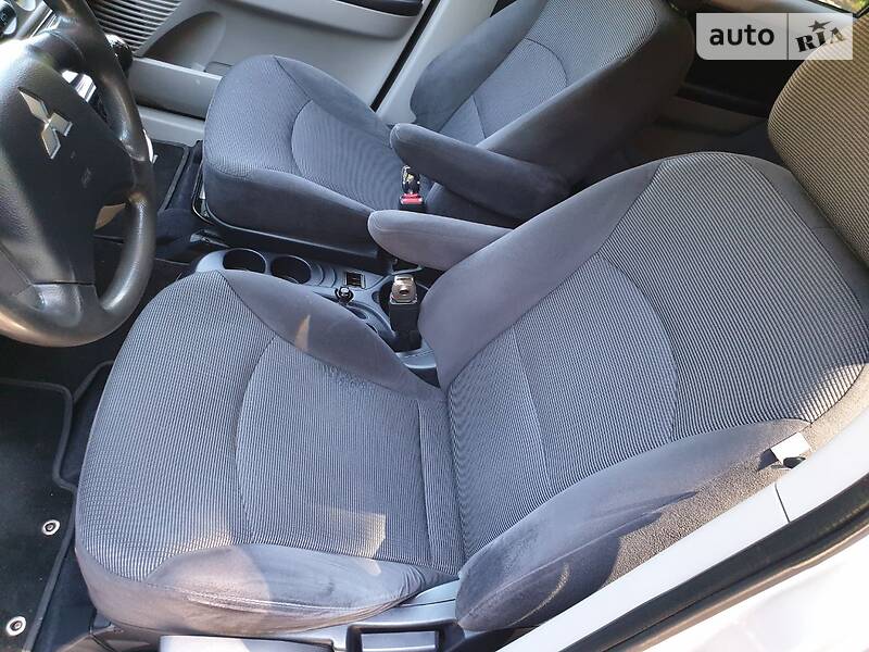 Мінівен Mitsubishi Grandis 2005 в Харкові