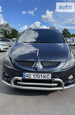 Минивэн Mitsubishi Grandis 2007 в 
