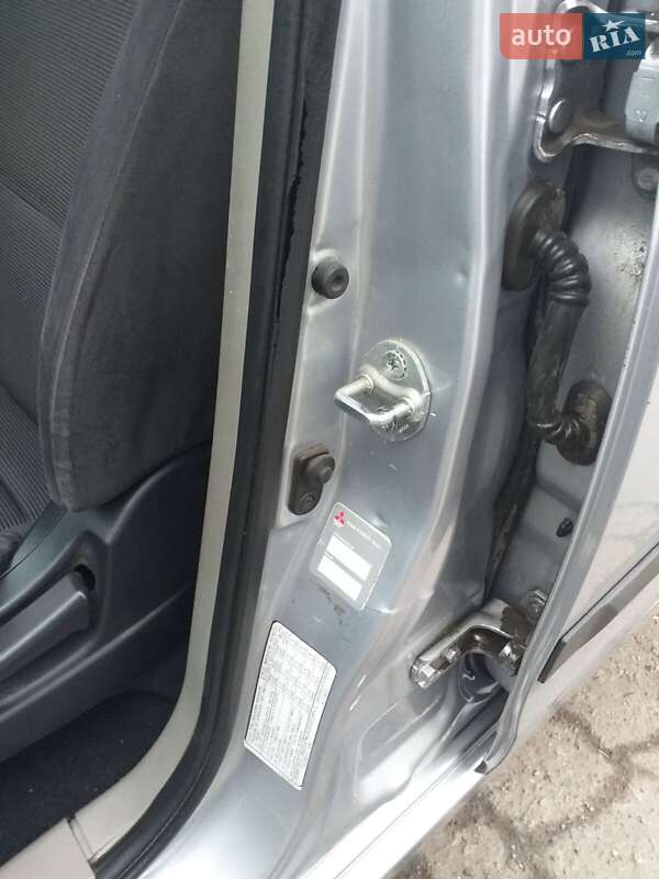 Минивэн Mitsubishi Grandis 2005 в Полтаве