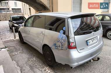 Минивэн Mitsubishi Grandis 2009 в 