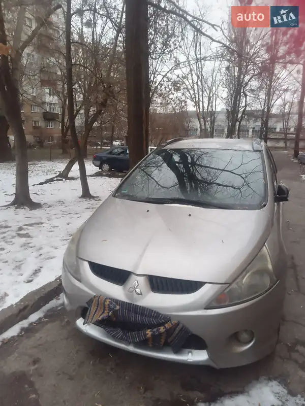 Mitsubishi Grandis 2009