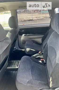 Mitsubishi Grandis 2005
