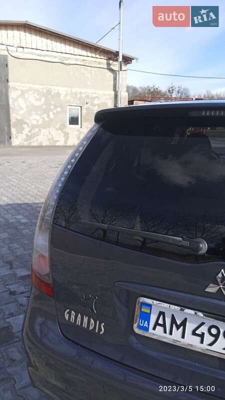 Минивэн Mitsubishi Grandis 2006 в Житомире