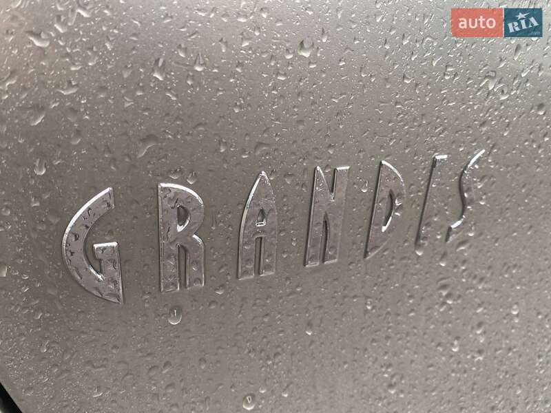 Минивэн Mitsubishi Grandis 2006 в Одессе