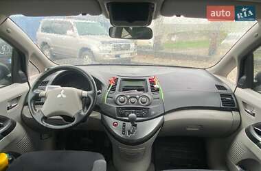 Мінівен Mitsubishi Grandis 2006 в 